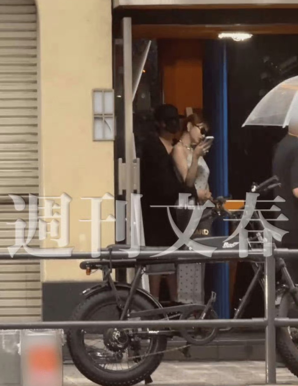 富灯网配资 明日花绮罗周鹤年「3张肉体接触照」曝光了！ 闺密爆酒局内幕